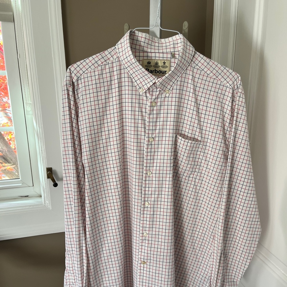 Barbour men’s collared button down shirt with pocket